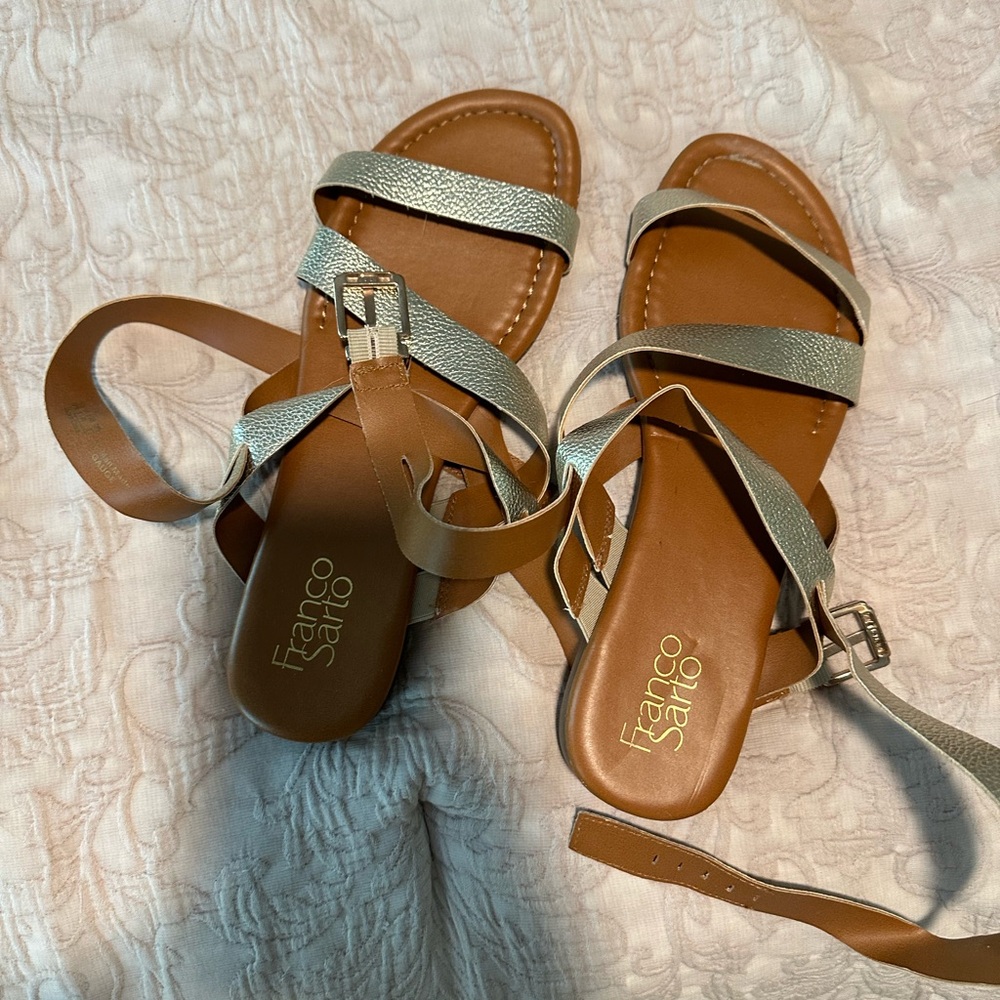 Metallic flat sandals